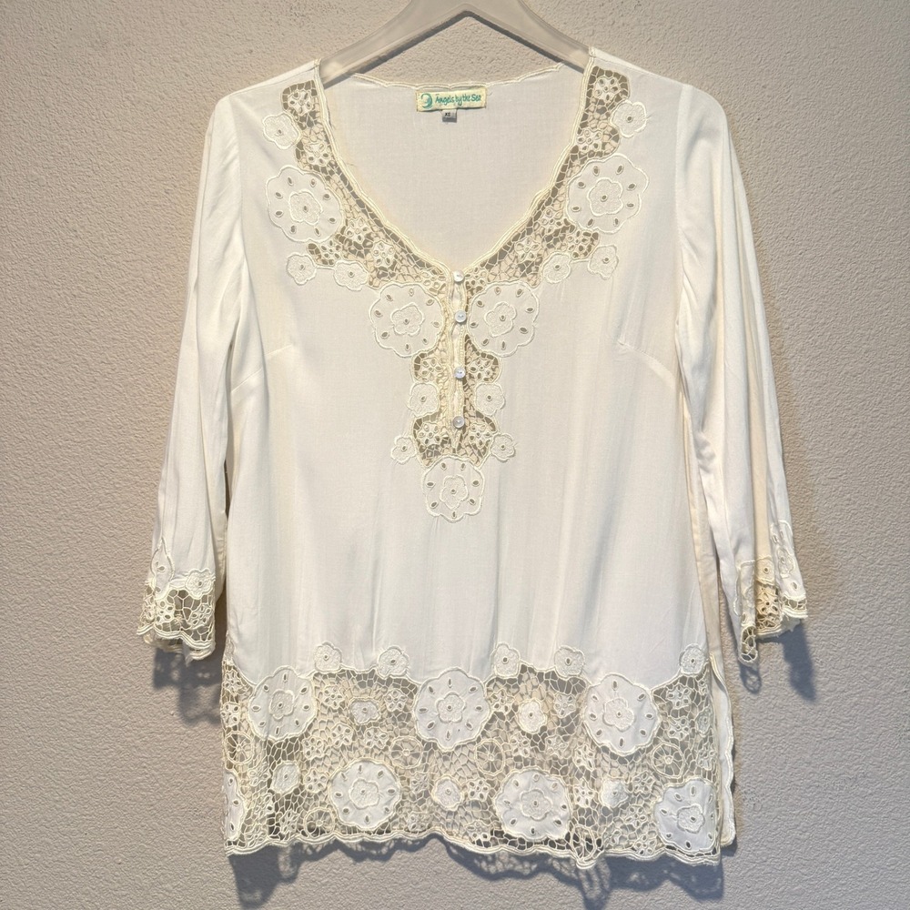 Angels by the Sea Hawaii White Floral Eyelet Lace‎ Tunic Blouse XS 3/4 Sleeve